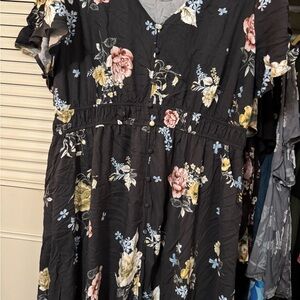 Torrid Light Black Floral Maxi Dress size 2